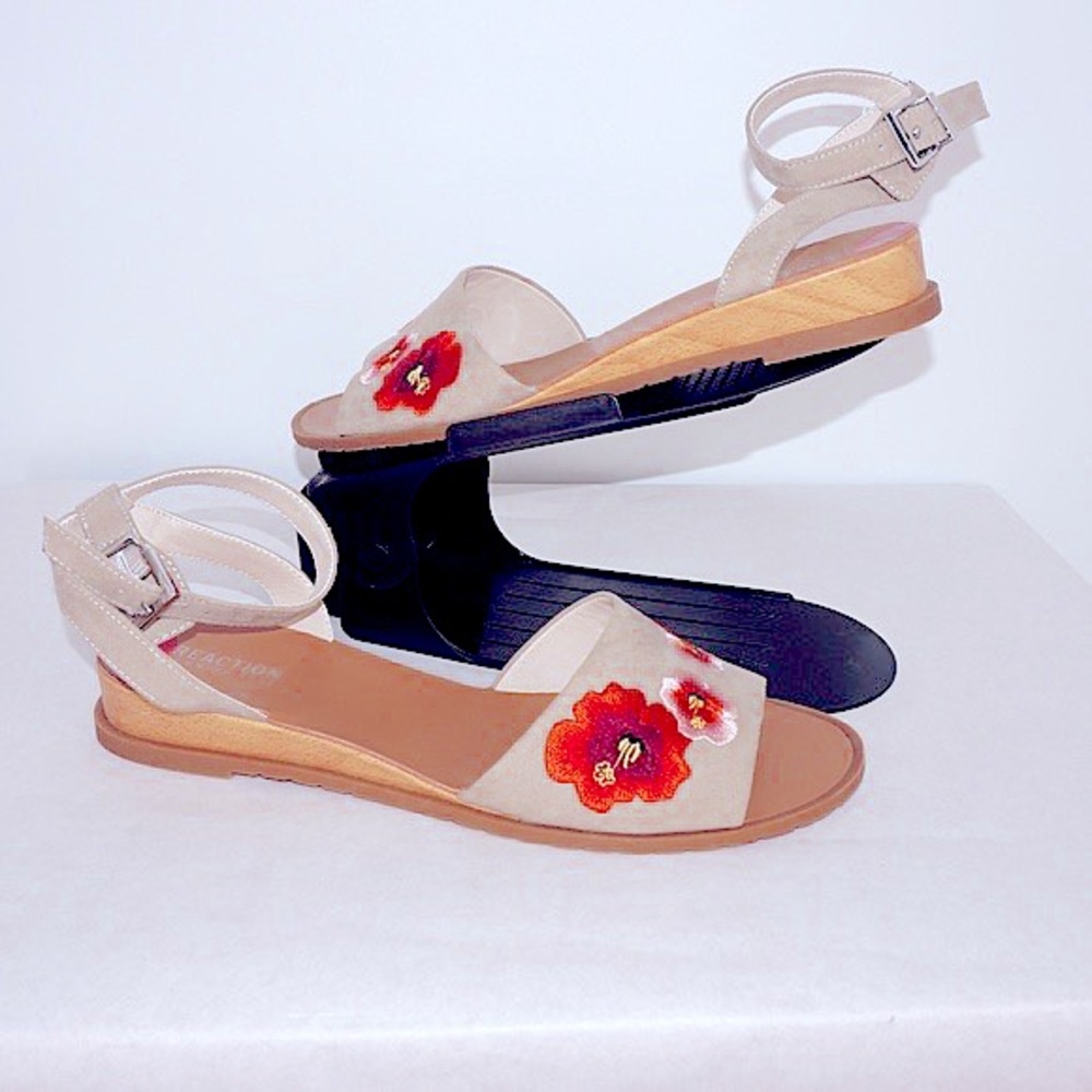 Ladies Stylish Floral Embroidery Open-Toe Sandals »RARE« KENNETH COLE FLORAL US8 - Picture 8 of 16